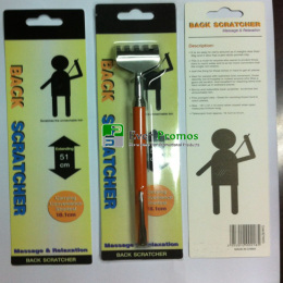 Extendable back scratcher